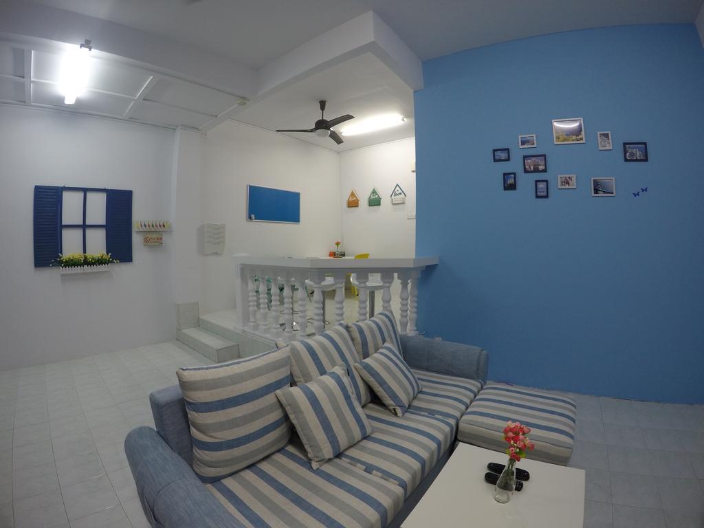 Little Blue House Kemaman Guesthouse Chukai Buitenkant foto